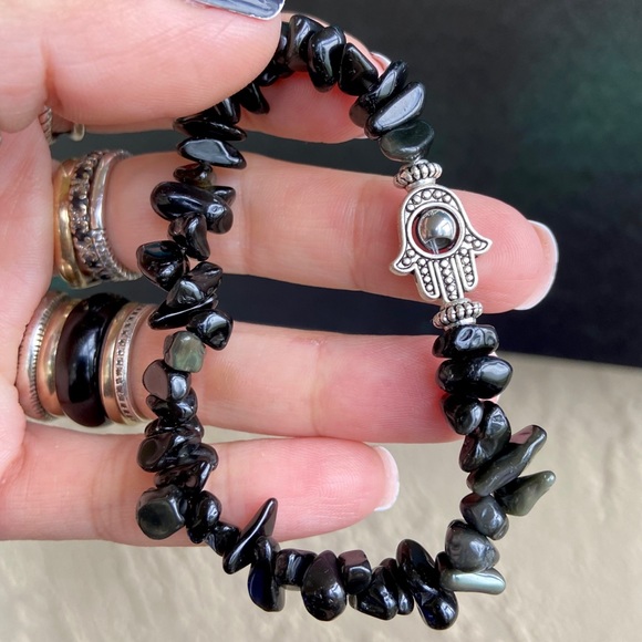 Silverskylight Jewelry - Onyx gemstones chips hamsa hand charm bracelet